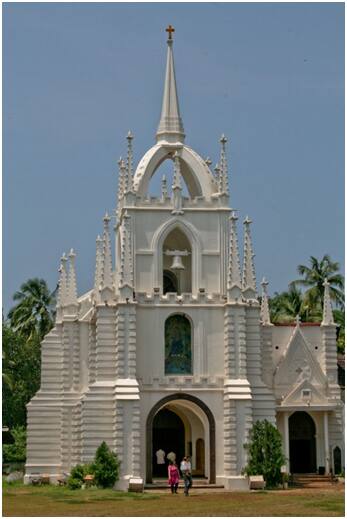 Bollywood S 5 Favorite Places In Goa That Would Get You Packing Scene at the marketplace during the weekend vacation in goa. places in goa that would get you packing