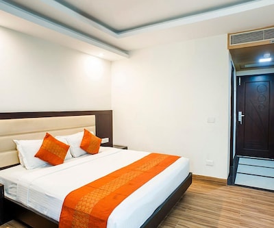 3 Hotels In Sector 34 A Area Chandigarh Room Starts 800 Hoteldekho Experience the luxury amenities of our chandigarh hotel, including the quan spa, the rooftop pool, the fitness center and our delicious restaurants.