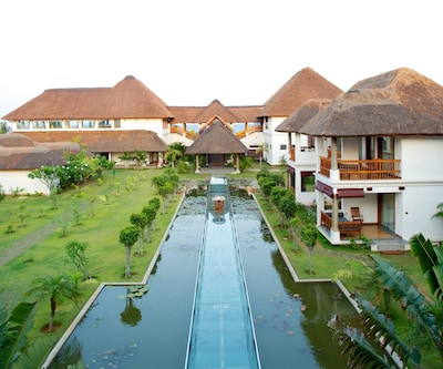 Le Pondy Beach And Lake Resort