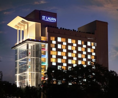 ST LAURN HOTEL,KOREGAON PARK