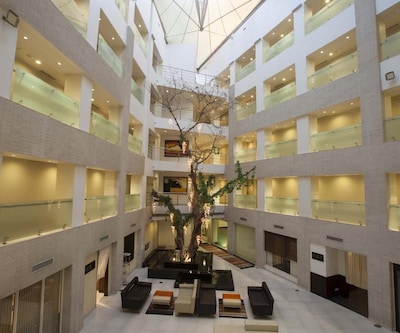 Avalon Courtyard