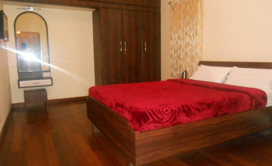 Silver Spring Cottage Ooty Hotel Tariff Photos Reviews