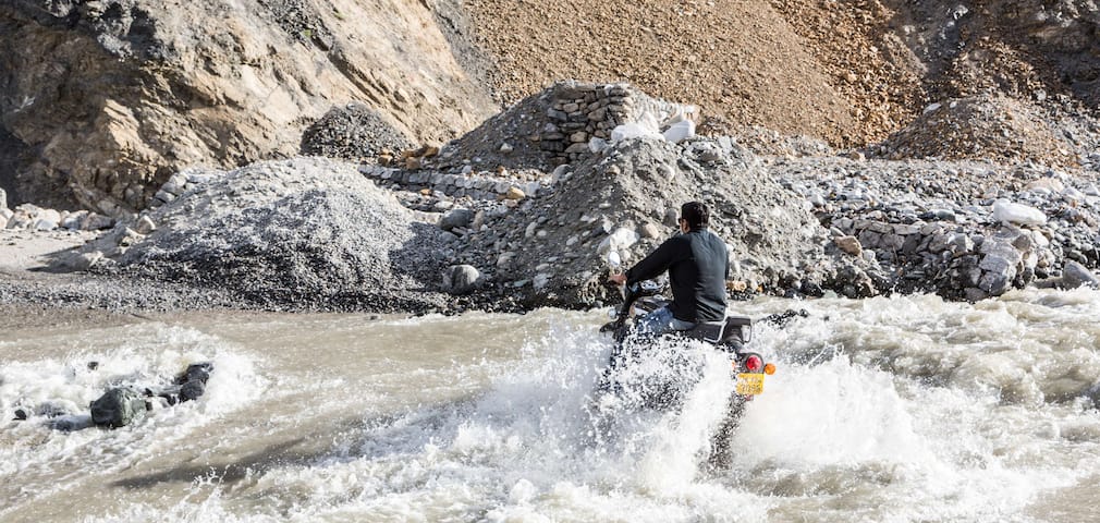 Leh Ladakh Bike Tour Packages from delhi