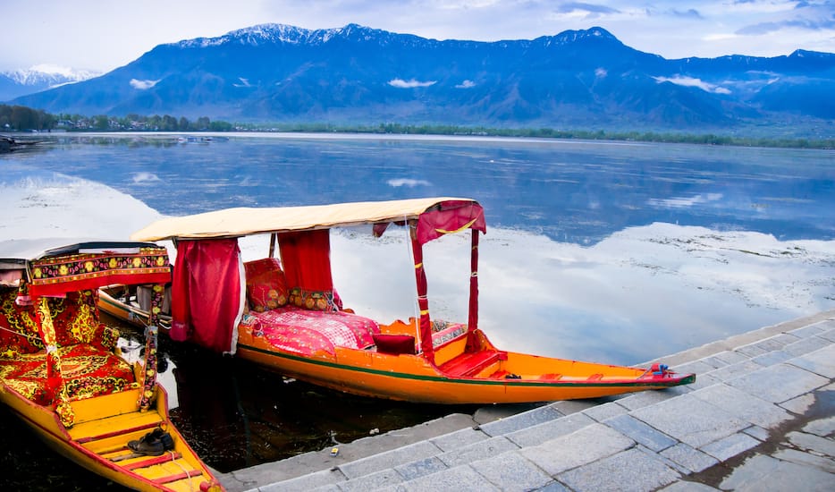 Book 5 Nights Kashmir With Pahalgam, Gulmarg And Sonmarg tour packages