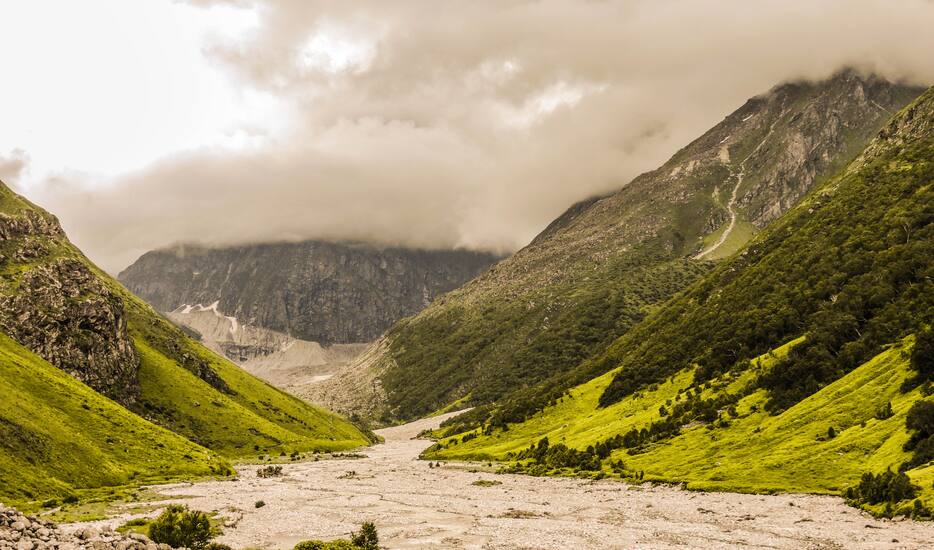 Book Valley Of Flowers And Hemkund Sahib Trek tour packages, Auli