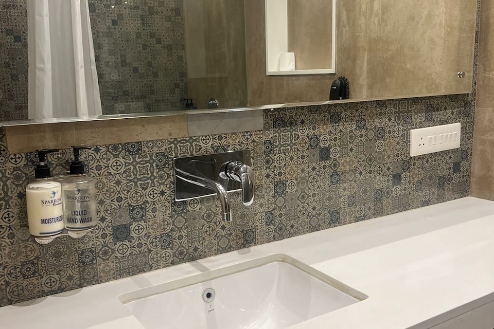 Executive Room Washroom