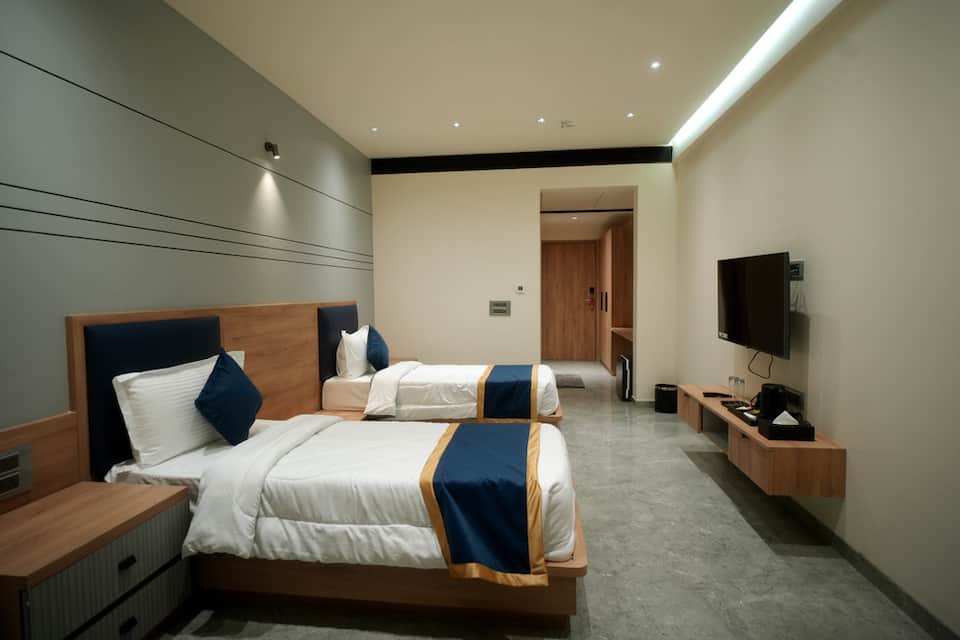 Semi Deluxe
