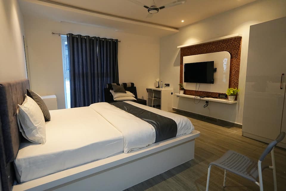 Tower Luxury Room