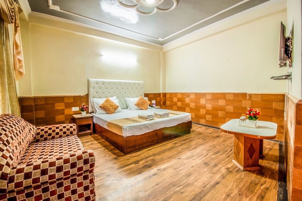 Gautam Hotel and Cottage