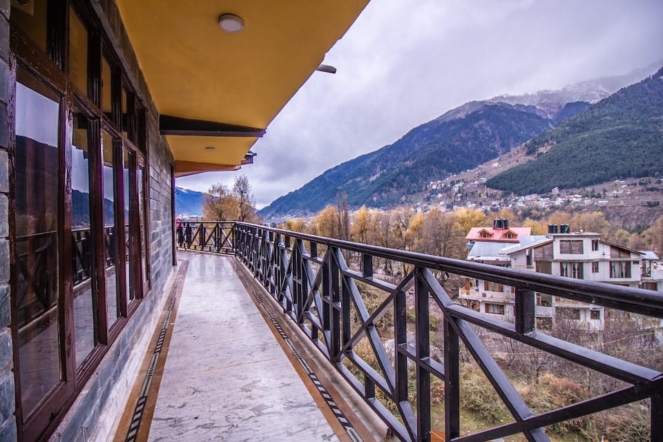 Gautam Hotel and Cottage