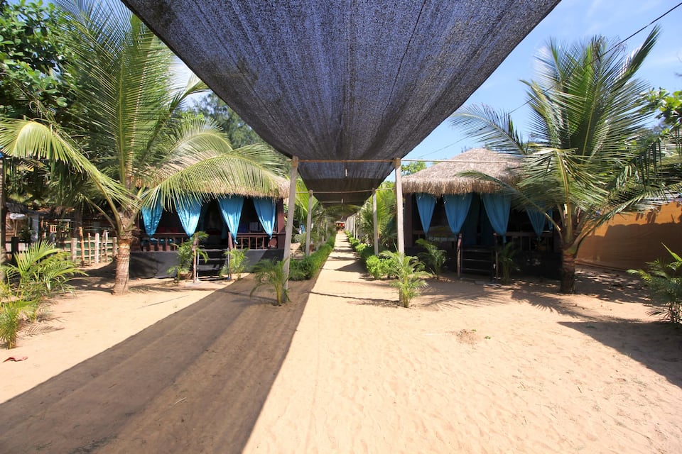 Shanti Village Beach Huts Goa In Book Room Night Shanti Village Beach Huts Goa