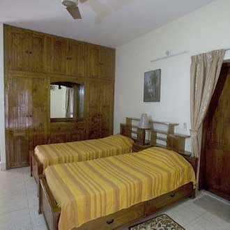 Noahs Ark In Cochin Book Room Night - 