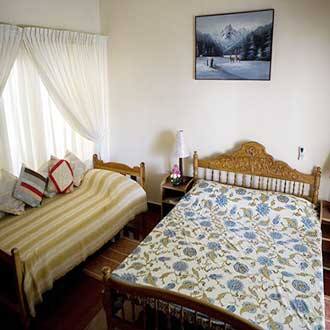 Noahs Ark In Cochin Book Room Night - 