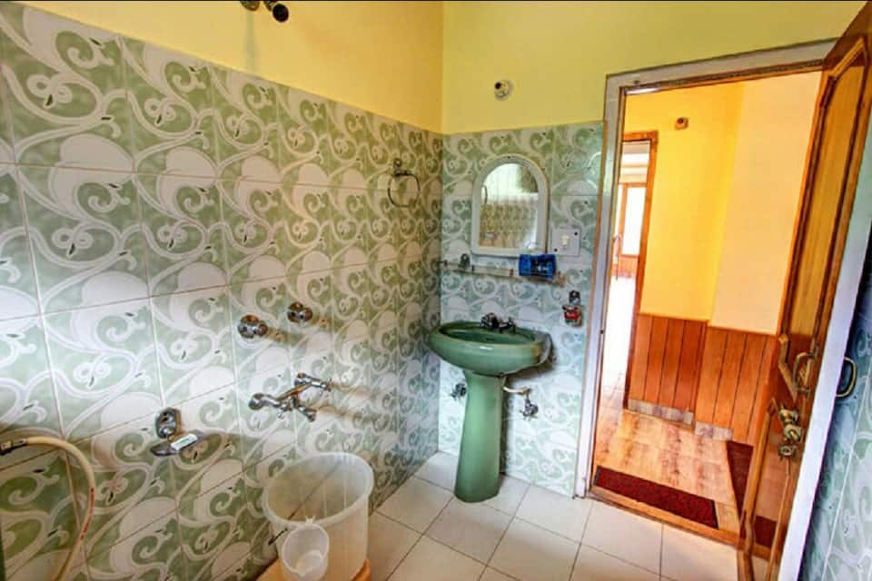 Four Bedroom Cottage- Entire cottage
