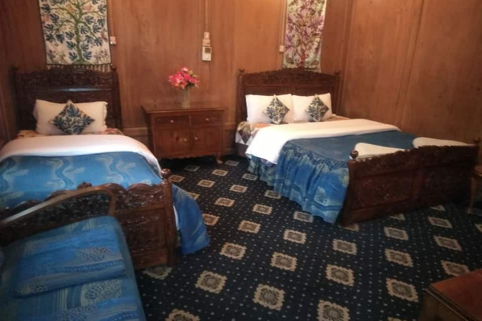 Snow Goose Houseboat