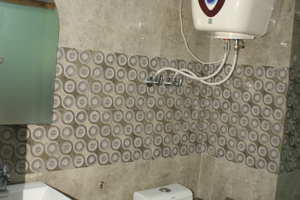 ADB Rooms Hotel Kundan Inn
