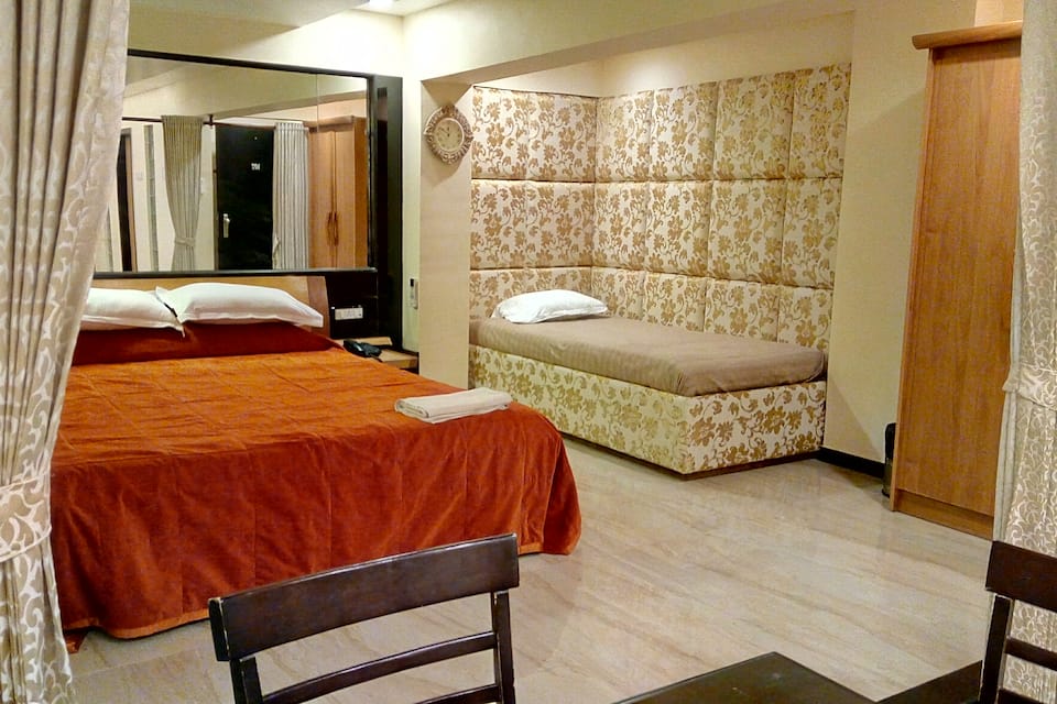 Suite room ( Stay in Bandra west)