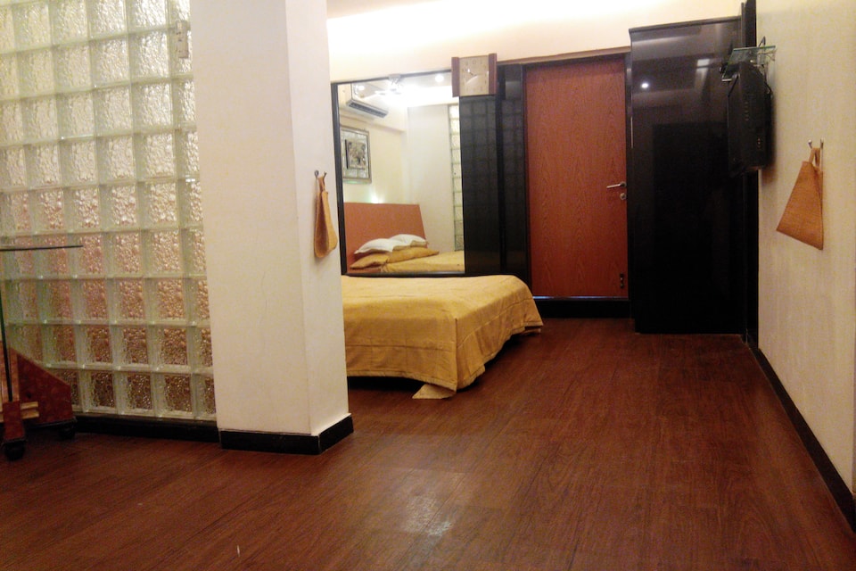 Suite room ( Stay in Bandra west)