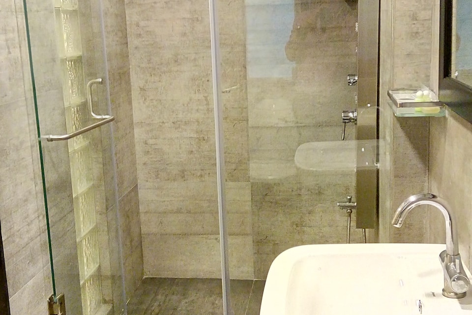 Suite room ( Stay in Bandra west)