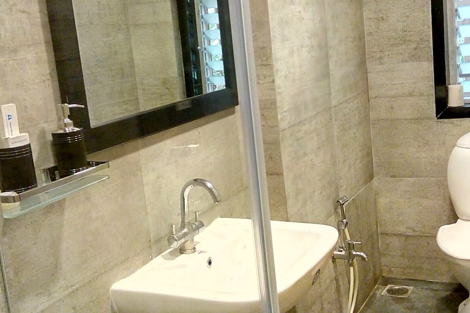 Suite room ( Stay in Bandra west)
