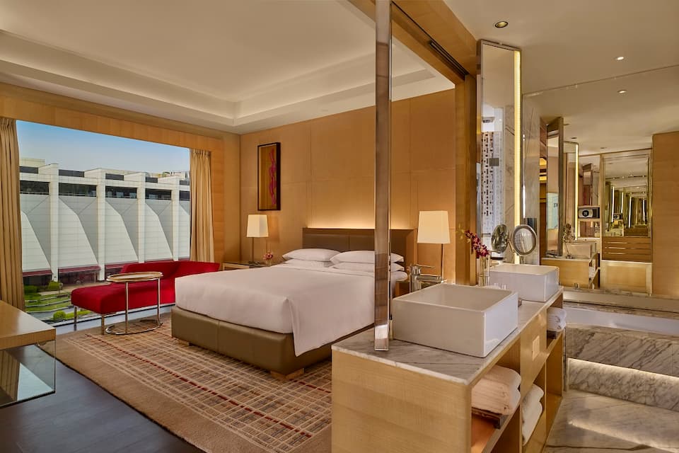 Diplomat Suite  2