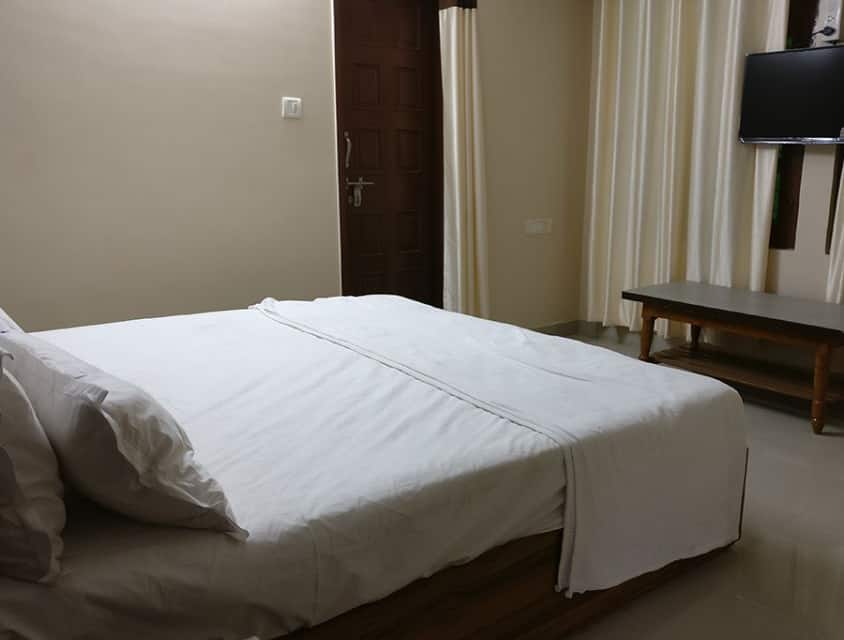 Double Deluxe Room Ac