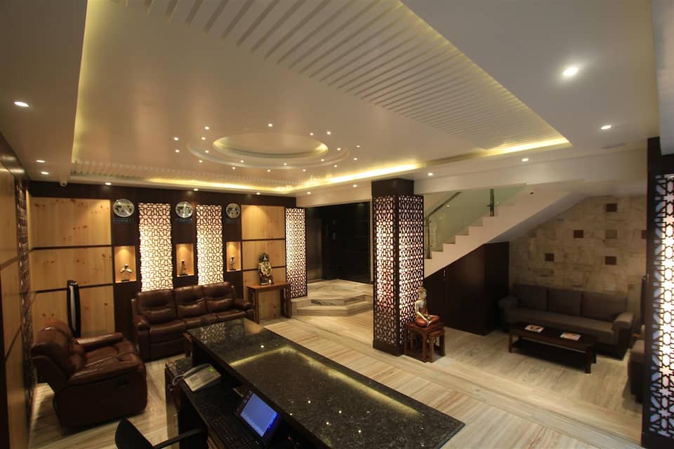 Reception And Lobby