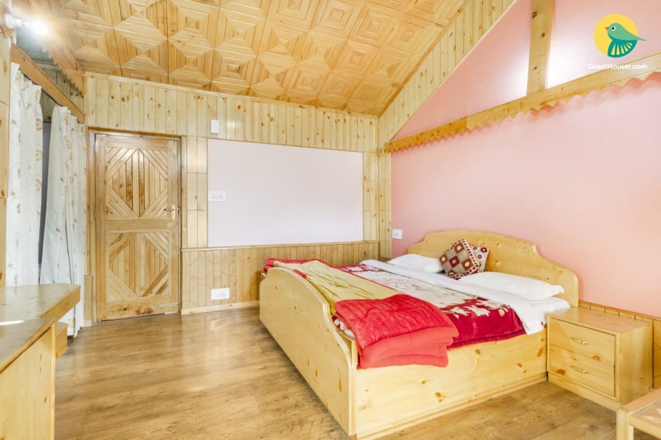 Well-furnished cottage with a homely touch, near Nehru Kund