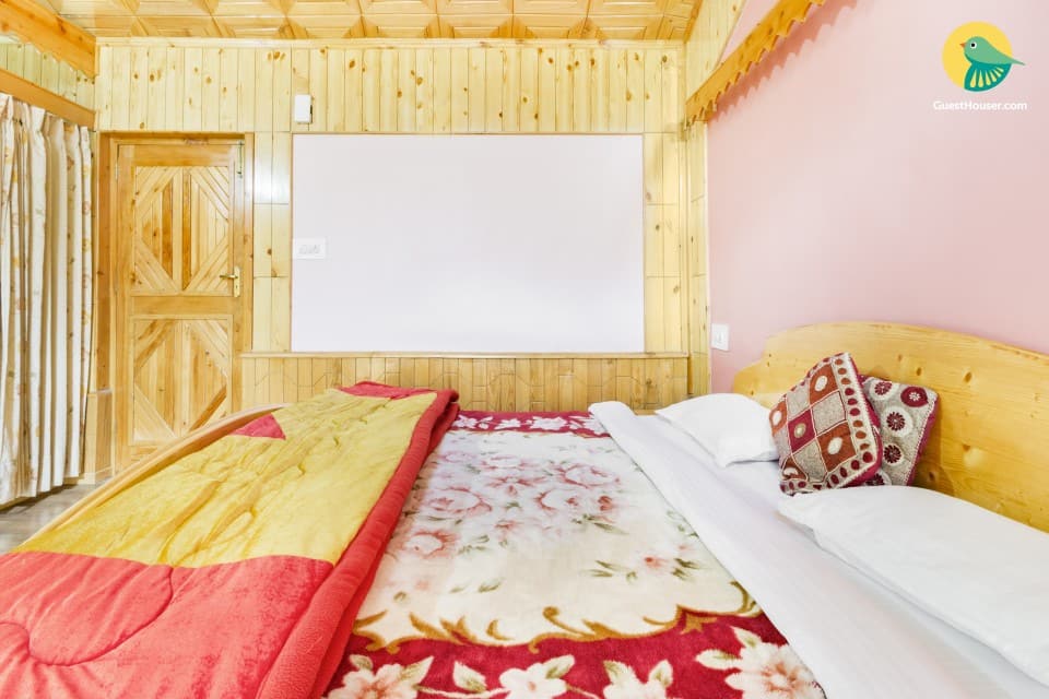 Well-furnished cottage with a homely touch, near Nehru Kund