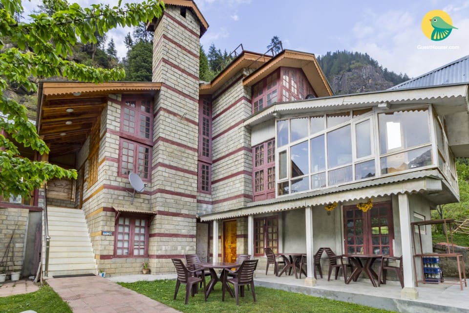 Well-furnished cottage with a homely touch, near Nehru Kund