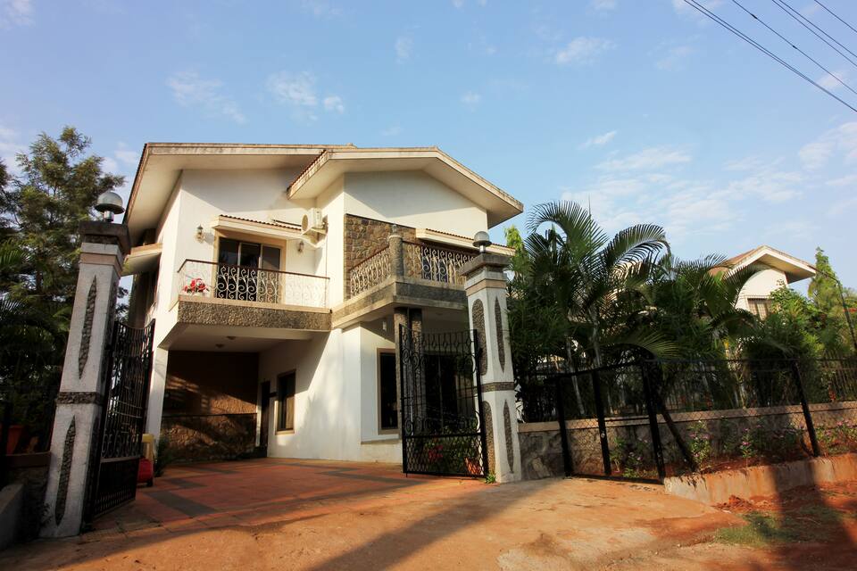 4 BHK Lavish indpendant bungalow