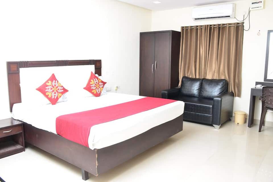 Hotel Sitara Grand