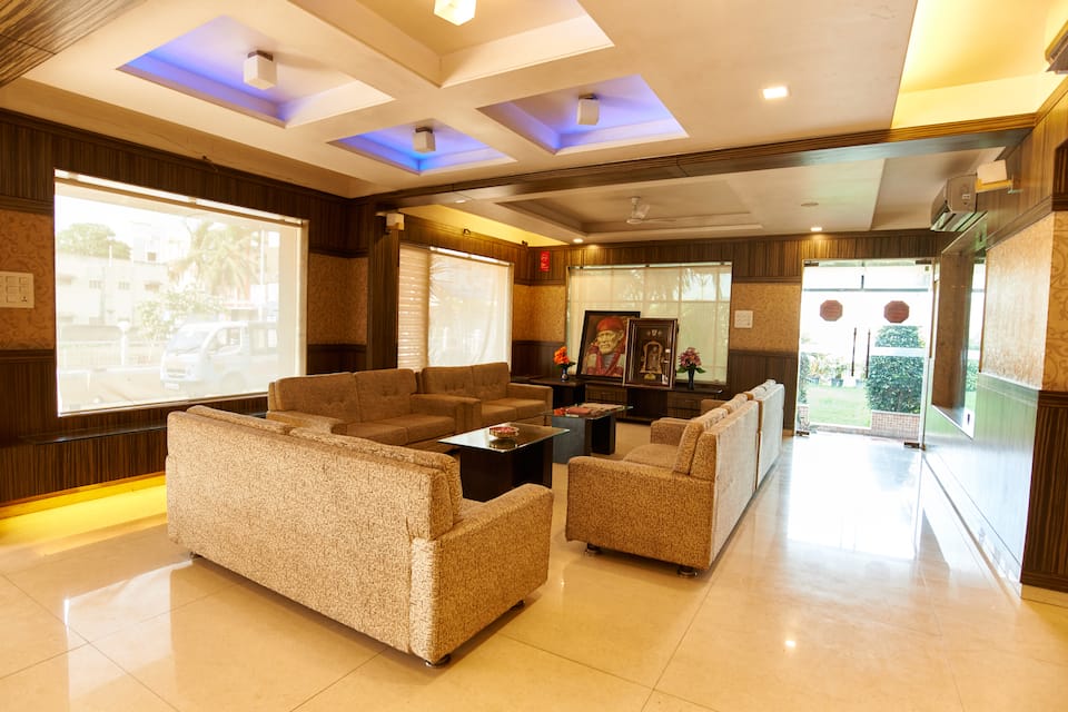 LOBBY AREA