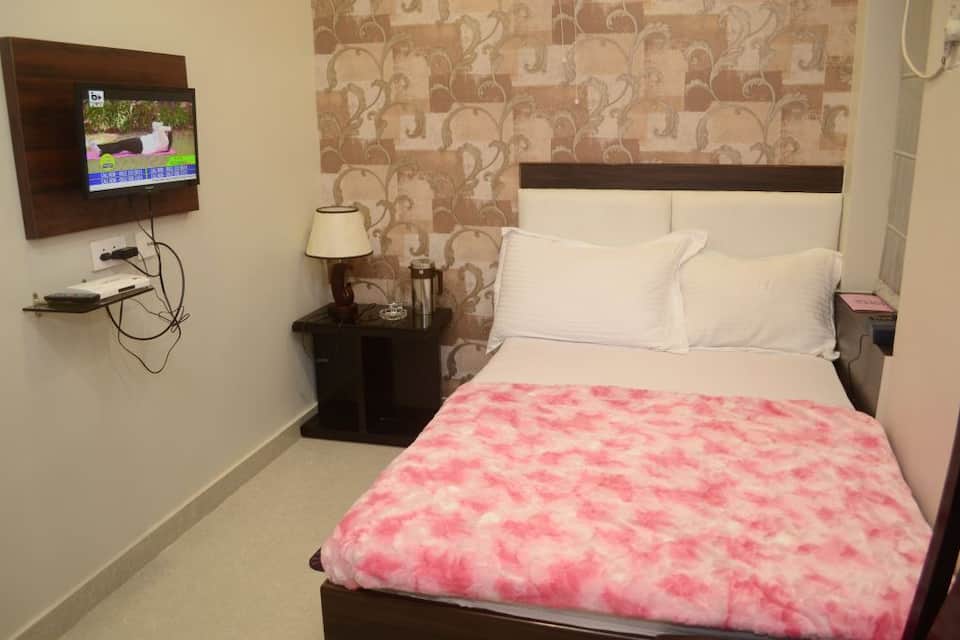 Small Single Bed Room