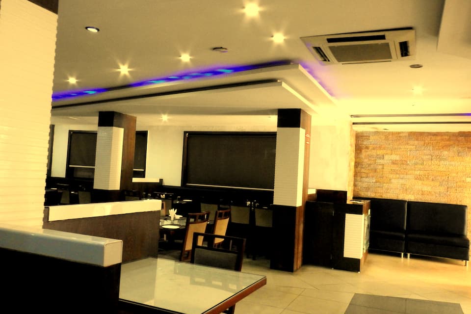 Hotel The Crystal Meridian, Mysuru