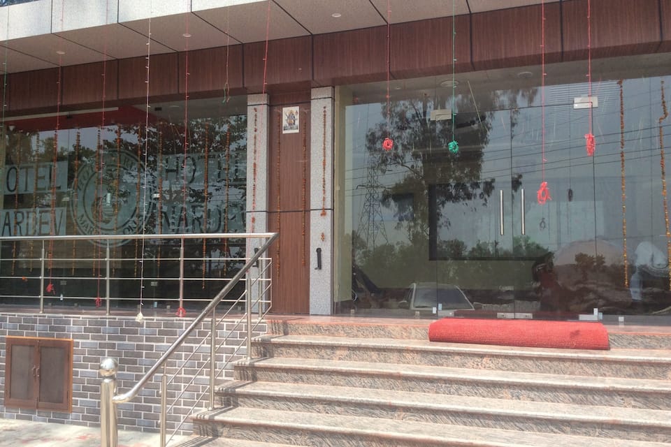 Hotel Nardev Marine Corps