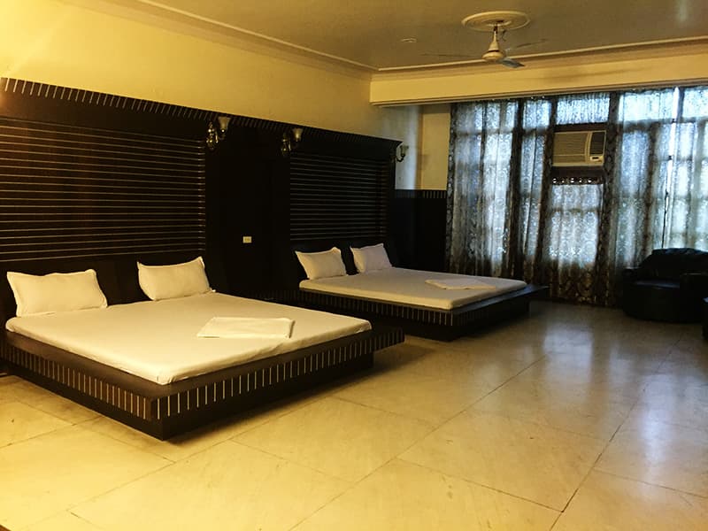 Maa Chintpurni Hotel