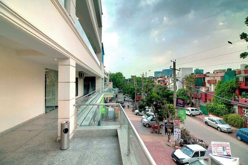 Main Image