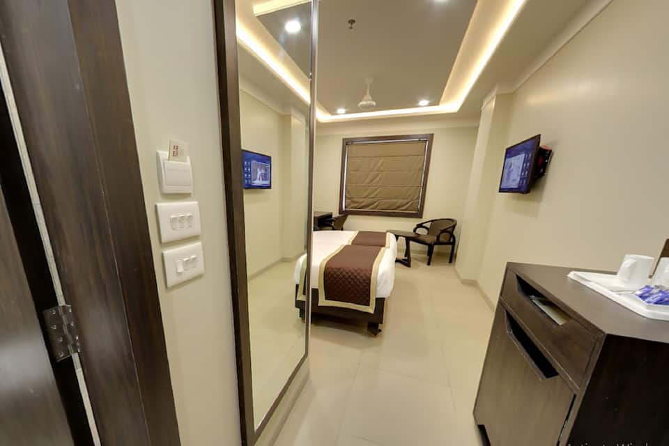 Hotel RG Inn