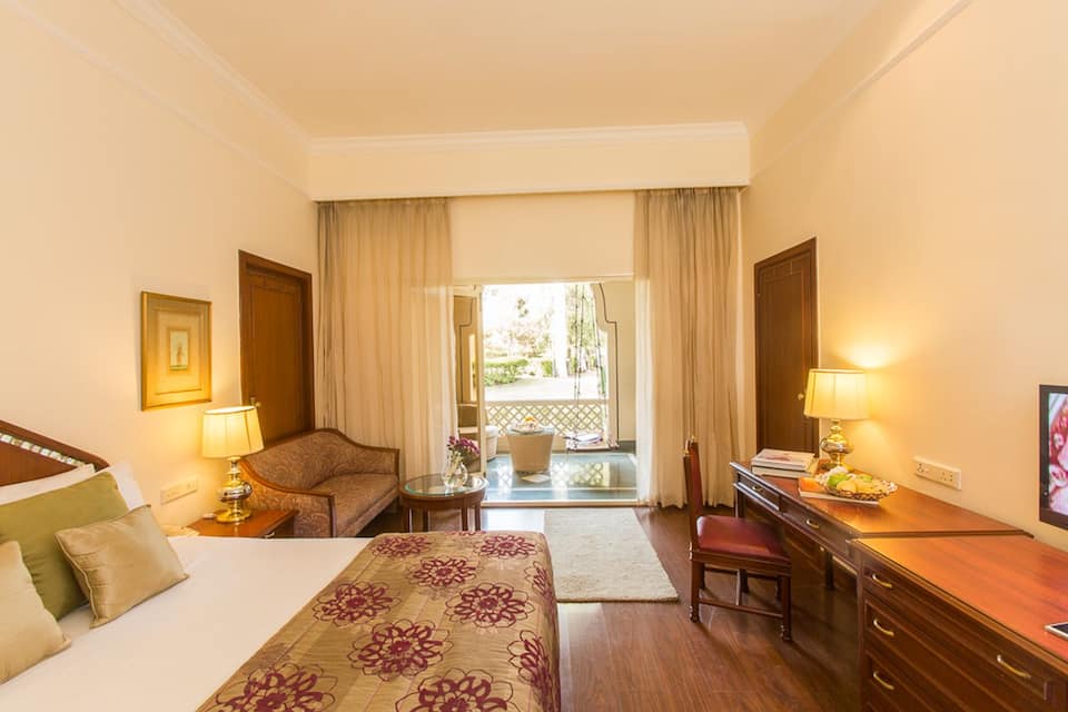 Deluxe Delight Room Garden View Double Bed