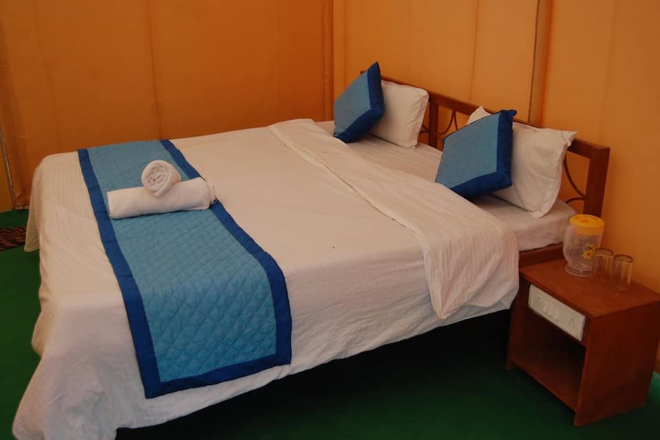 Safari Nights Resort