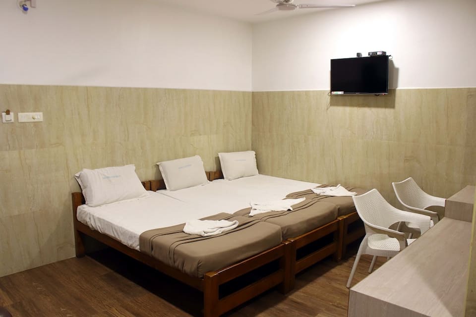 Hotel Saravanaa