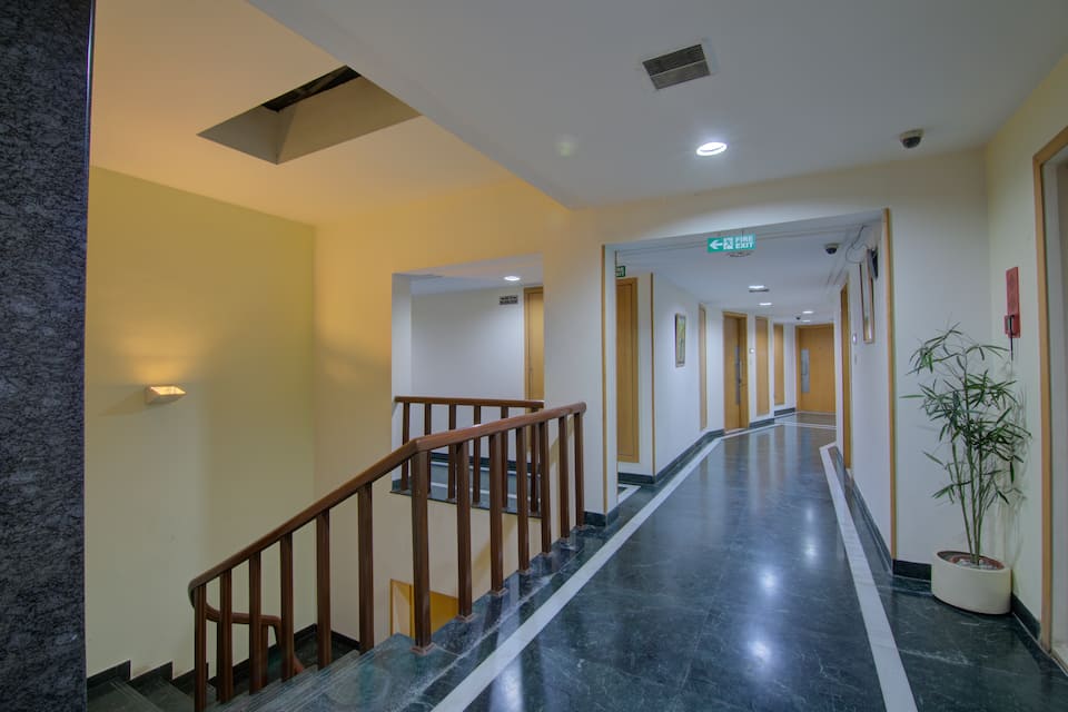 corridor showing floors