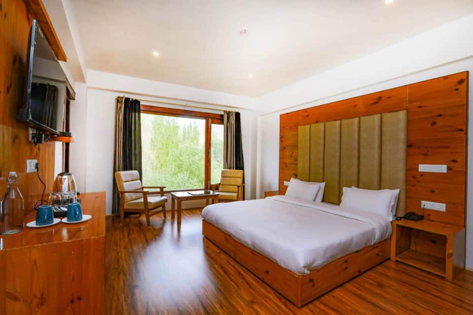 Whole View Room