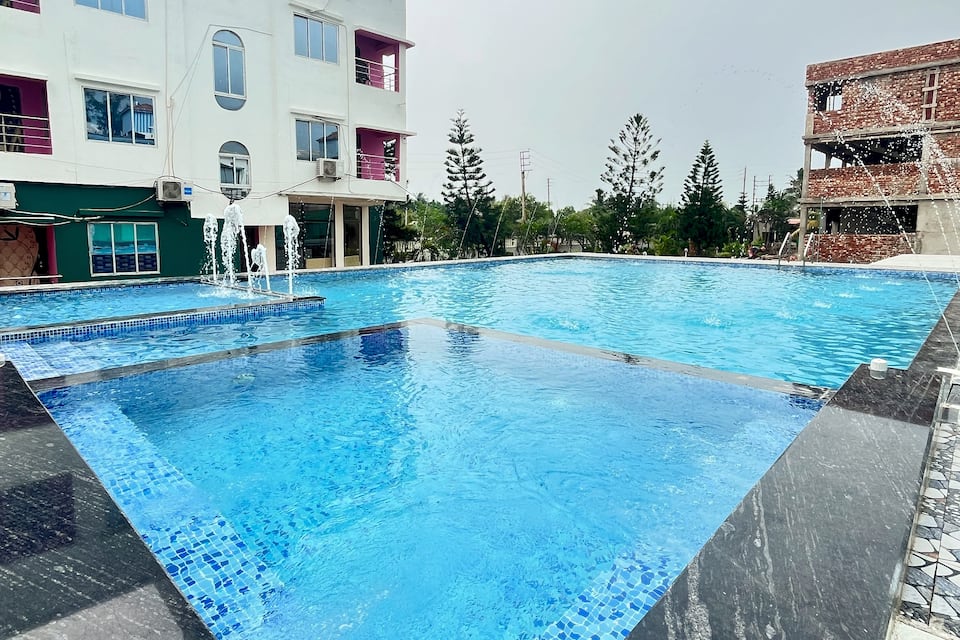 Swimming pool at Sunview