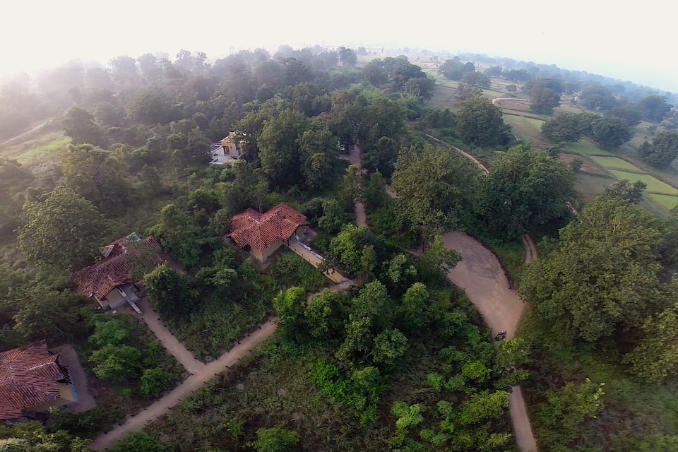 Pugdundee safaris - Kanha Earth Lodge photo 2