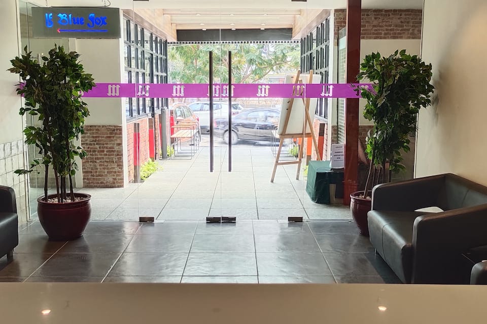 ENTRANCE LOBBY AREA