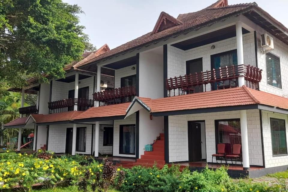 Goldfield Club & Lake Resort, Kumarakom