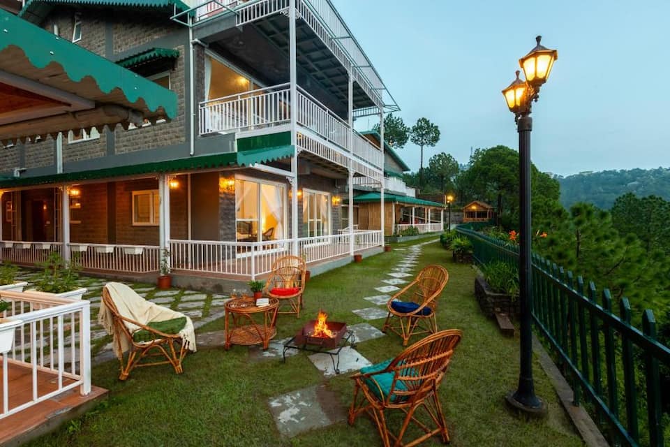 ELIVAAS 3 BHK with Garden and Scenic Views - Alpenglow, Kasauli