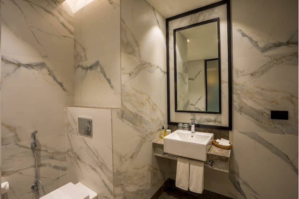 Mordern Bathroom Facility at Premier Room